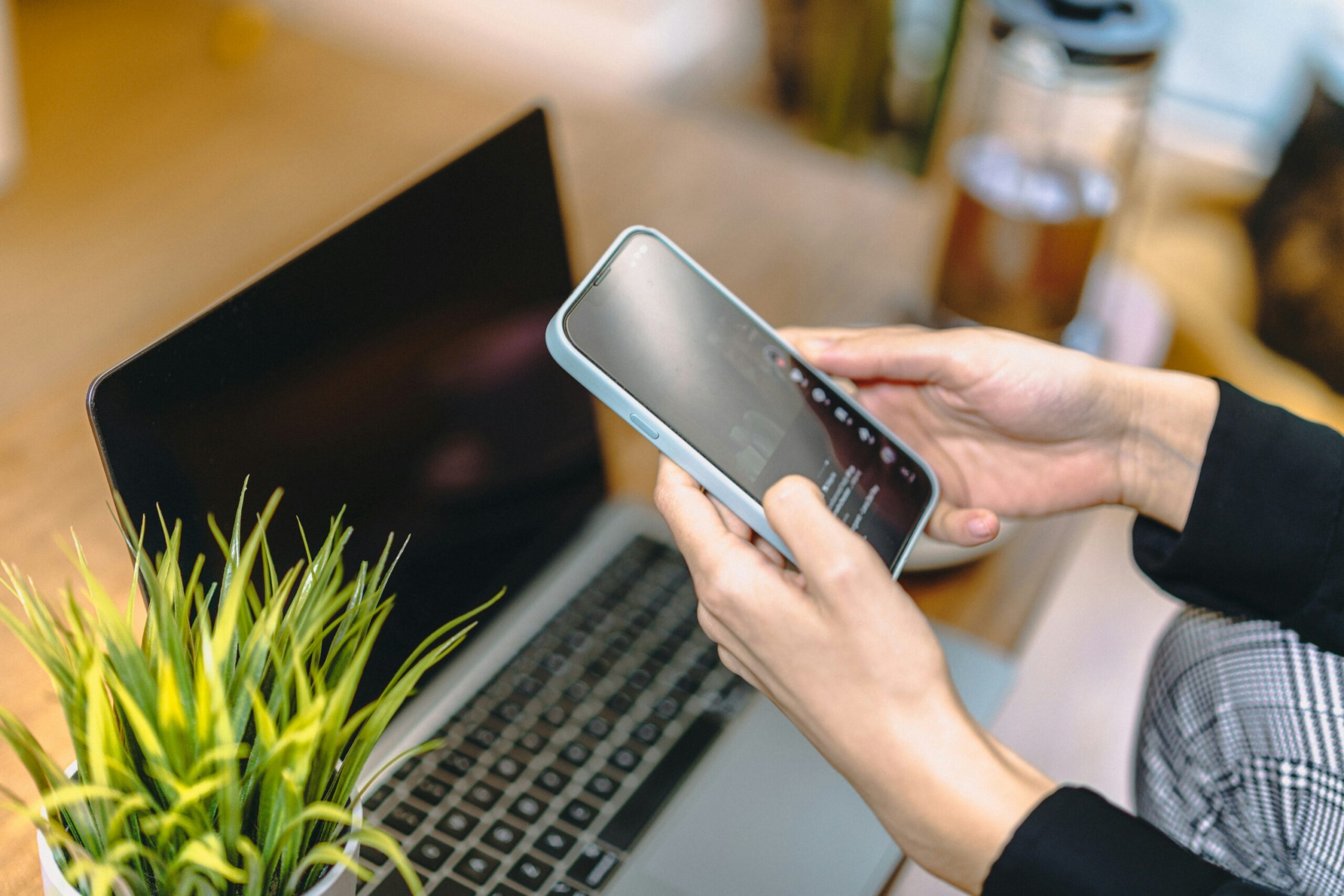 Do Links Belong in Social Posts? Not Always.